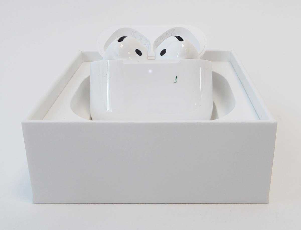 Lot Apple AirPods 4 (ANC), boxed