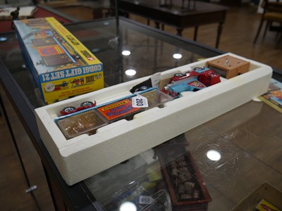 Lot 203 - A Corgi Gift Set No. 21 Chipperfields Circus...