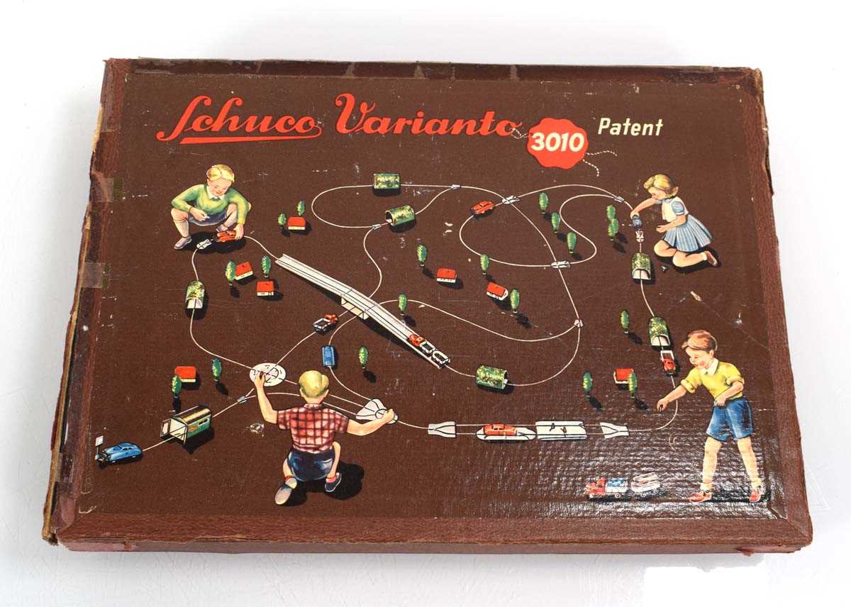 Lot 235 - A Schuco 3010 'Varianto' set including three...