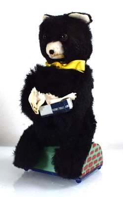 Lot 237 - A Marx Toys battery operated Sneezing Bear, boxed