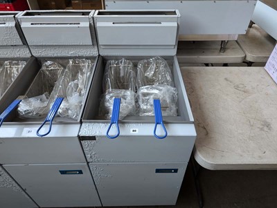 Lot 80 - 46cm gas single tank fryer with 2 baskets