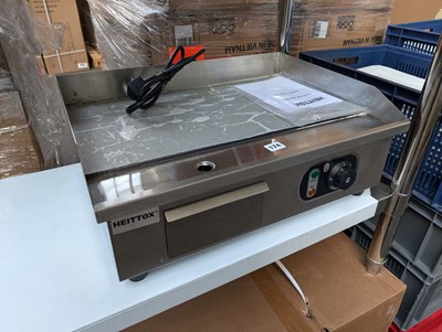 Lot 174 - 54cm electric Heittox electric griddle