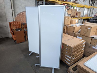 Lot 428 - 180cm tall 3 section folding privacy screen
