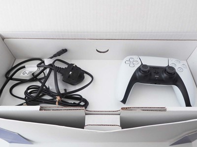 Lot SONY PlayStation 5, boxed with wireless...