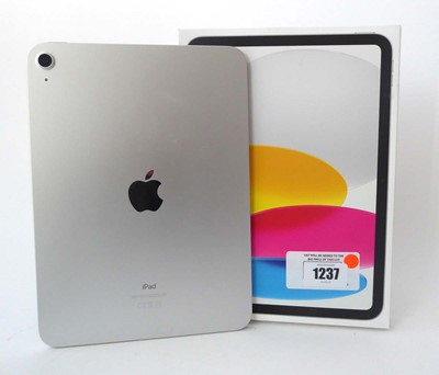 Lot Apple iPad (10th Generation) Wi-Fi, 64GB,...