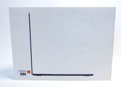 Lot Apple MacBook Air 15-inch with Apple M3 chip,...