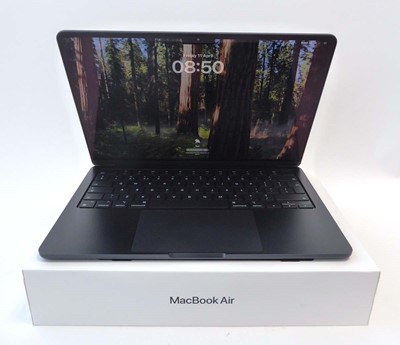 Lot Apple MacBook Air 13-inch with Apple M2 chip,...