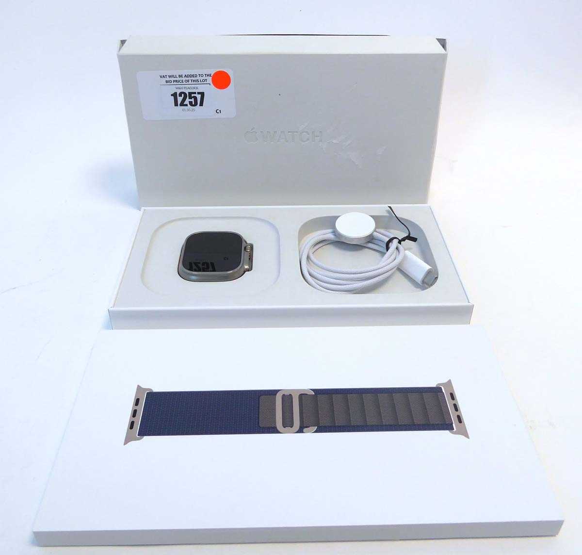 Lot Apple Watch Ultra 2, 49mm, Titanium, Blue...