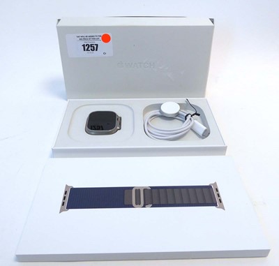 Lot Apple Watch Ultra 2, 49mm, Titanium, Blue...