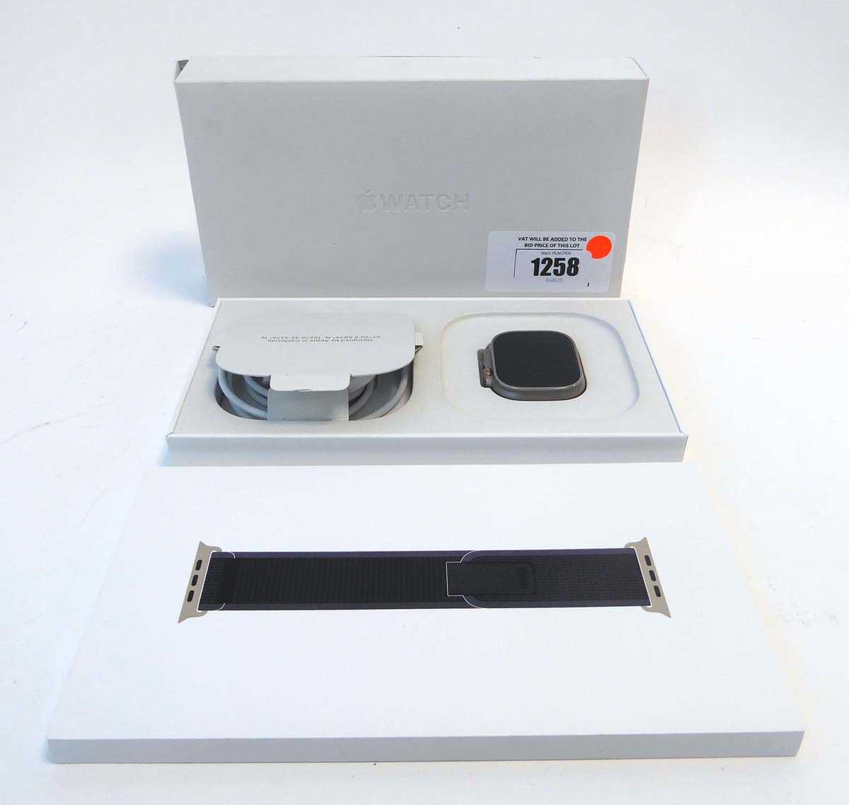 Lot Apple Watch Ultra 2, 49mm, Titanium, Black...