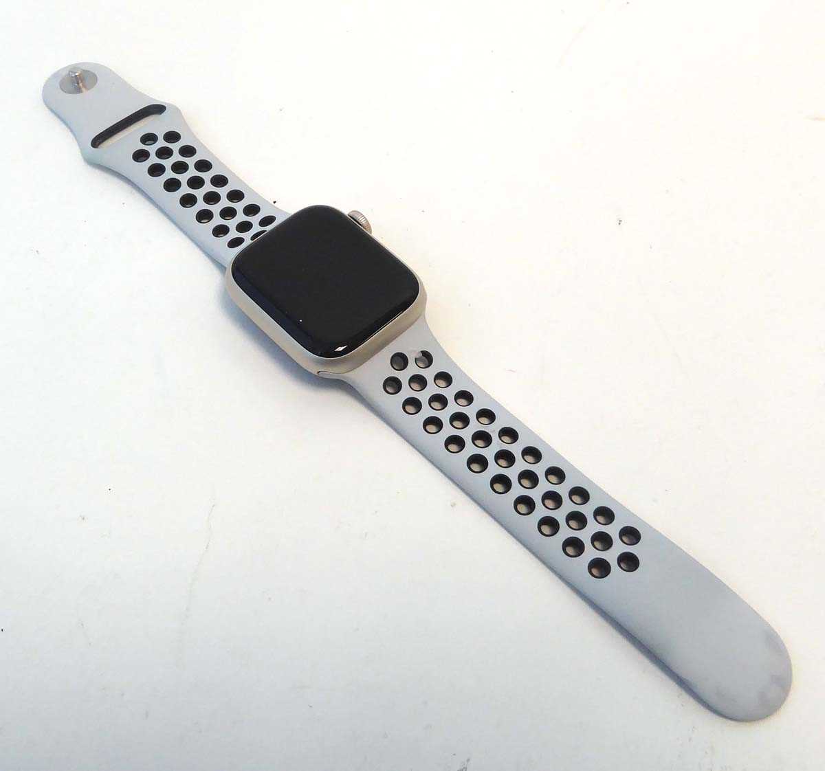 Lot Apple Watch Series 7 NIKE, 41mm, Starlight...