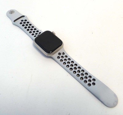 Lot Apple Watch Series 7 NIKE, 41mm, Starlight...