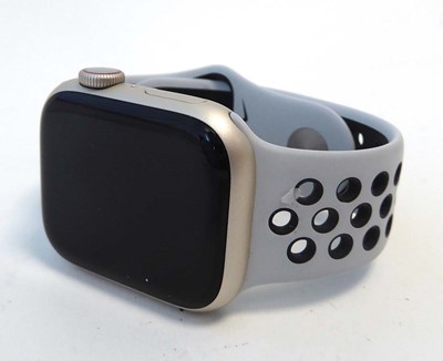 Lot Apple Watch Series 7 NIKE, 41mm, Starlight...