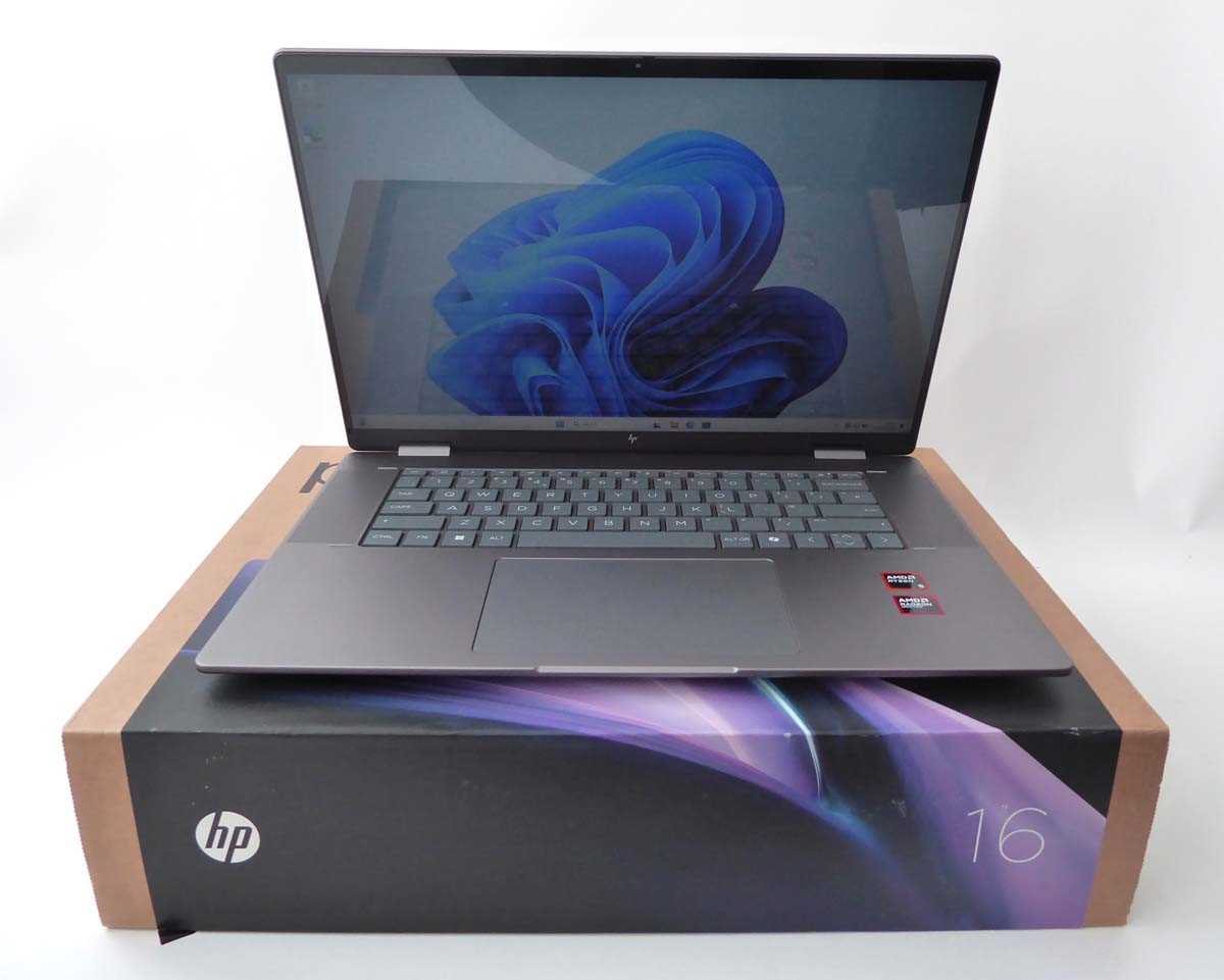 Lot HP Envy x360 2-in-1 Laptop 16-ad0006na, AMD...