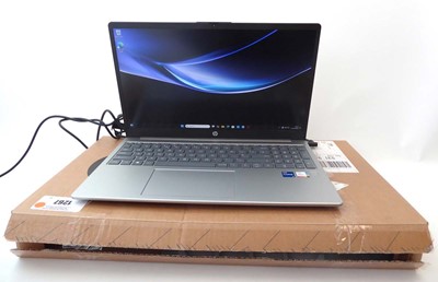 Lot HP Laptop 15-fd0053na, Intel Core i7-1355U,...