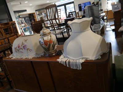 Lot 1094 - Floral patterned ceramic table lamp with 2...