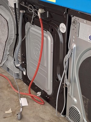 Lot 2004 - LG ThinQ 13kg washing machine in black