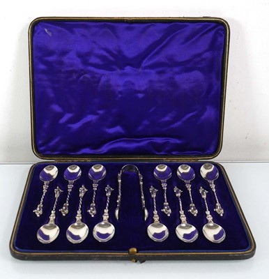 Lot 359 - A set of twelve Edwardian silver apostle...