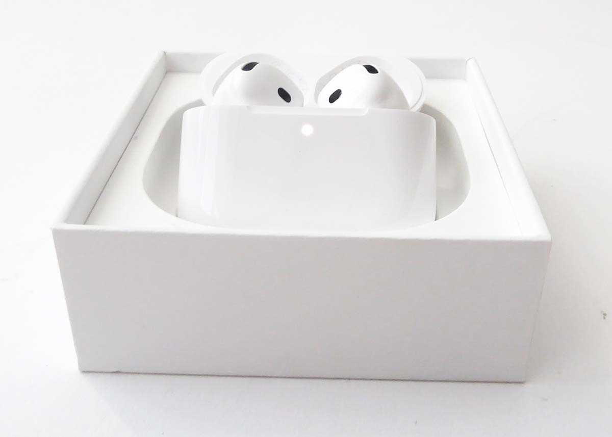 Lot Apple AirPods 4, boxed