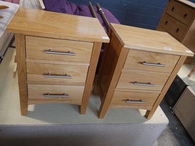 Lot 1068 - Pair of modern light oak effect 3 drawer bedsides