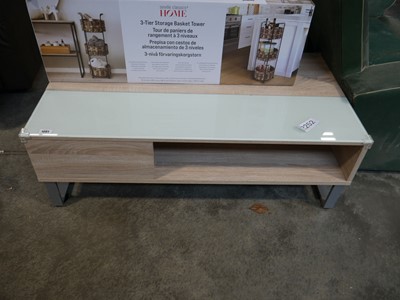 Lot 1081 - Modern light wood effect coffee table
