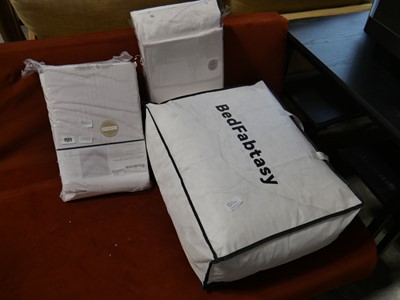 Lot 1121 - King size duvet, Sanderson Super King fitted...