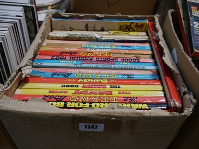 Lot 1147 - Box containing various childrens annuals