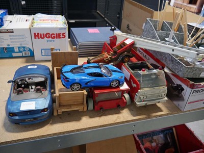 Lot 1170 - Tonka fire truck and 4 various other toy vehicles