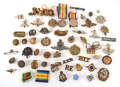 Lot 94 - A First World War medal awarded to 2. Lieut. S....