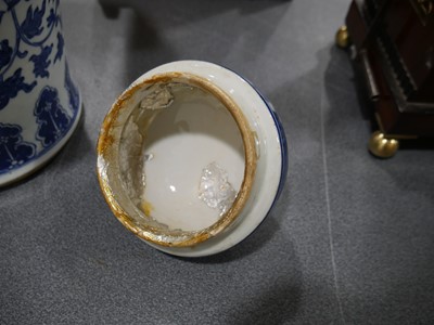 Lot 295 - A Chinese Export blue and white jar and cover...