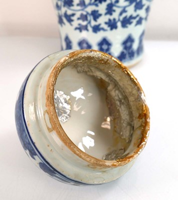 Lot 295 - A Chinese Export blue and white jar and cover...