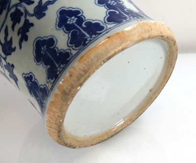 Lot 295 - A Chinese Export blue and white jar and cover...