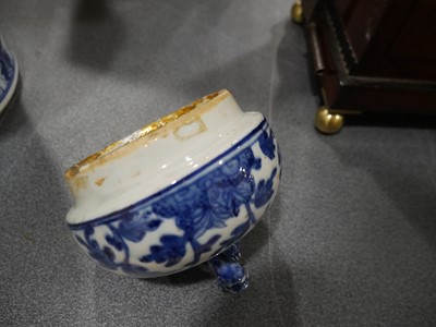 Lot 295 - A Chinese Export blue and white jar and cover...
