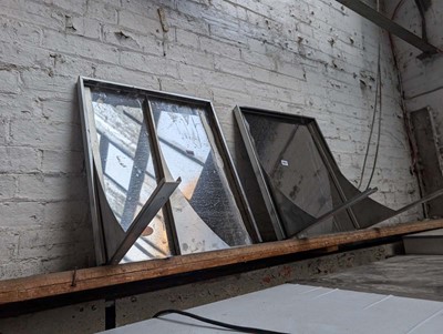 Lot 709 - Heavy duty wall mount shelf with 2 brackets