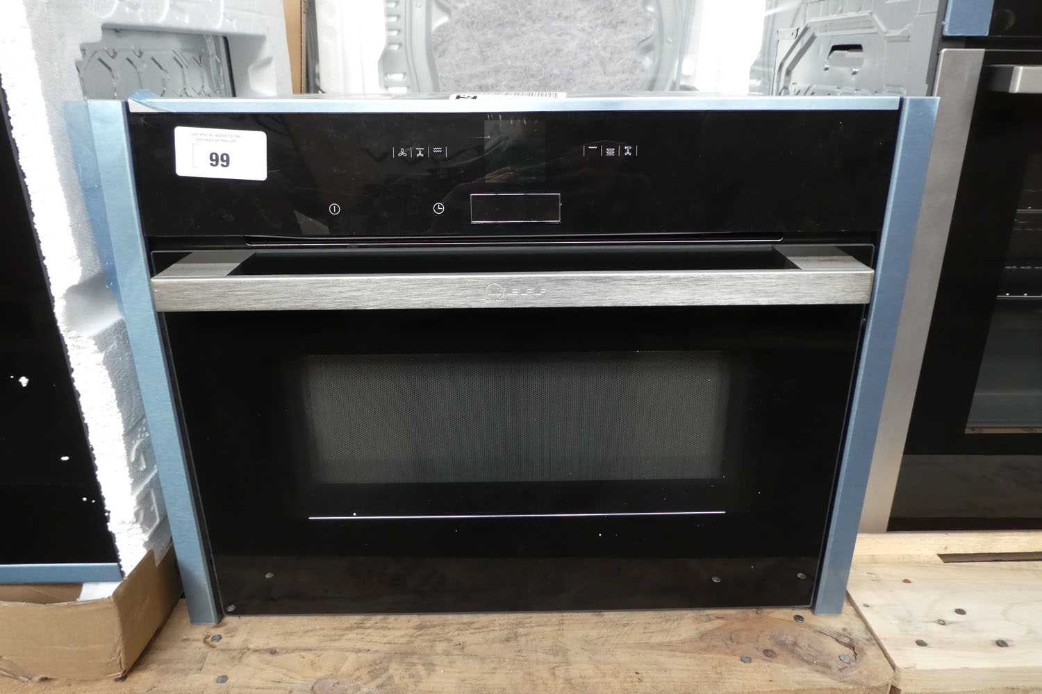 Lot 99 C17MR02NOB Neff built in compact oven
