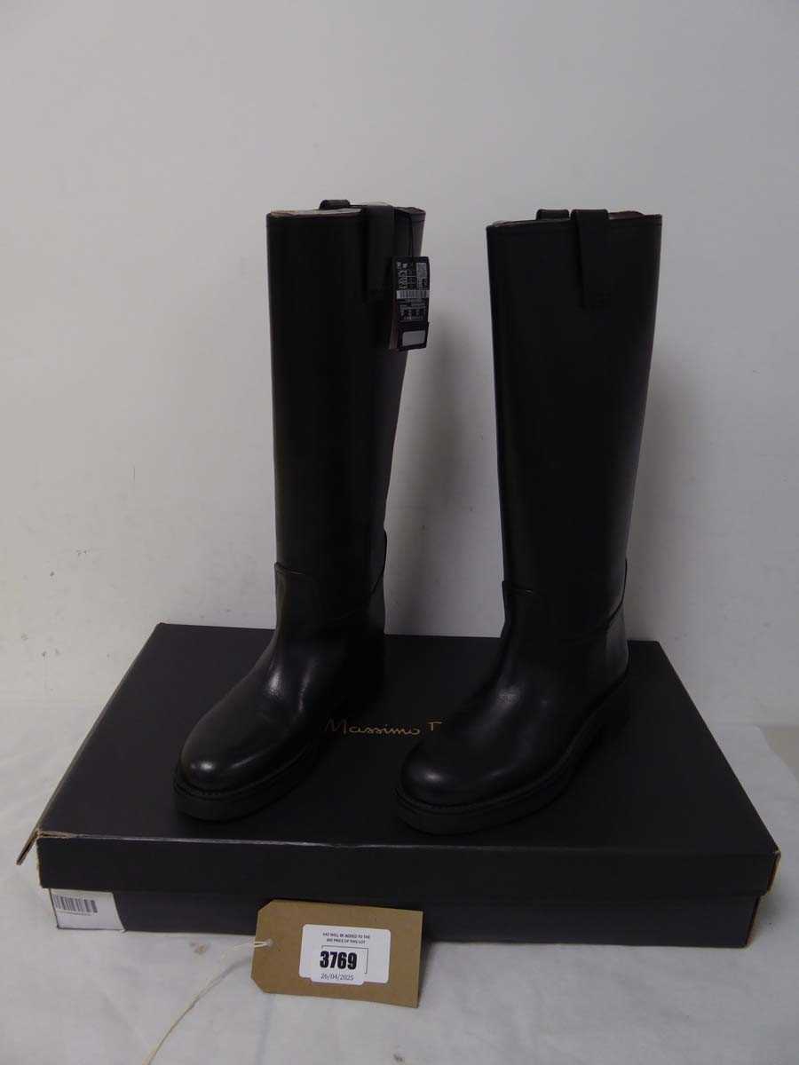 Lot 3769 - Boxed pair of ladies Massimo Dutti boots,...