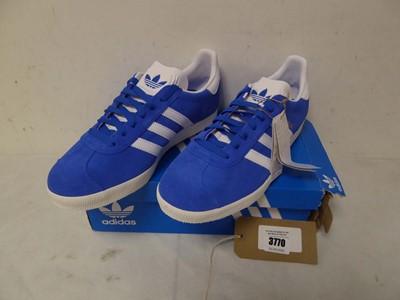 Lot Boxed pair of men's Adidas Gazelle, blue/white,...