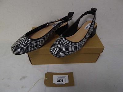 Lot Boxed pair of ladies Steve Madden Smitten...