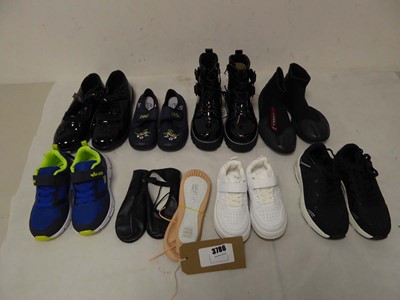 Lot 9 pairs of kids shoes of various styles and...