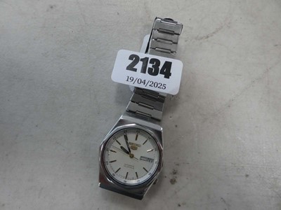 Lot 2134 - Unboxed Seiko 5 automatic men's wristwatch