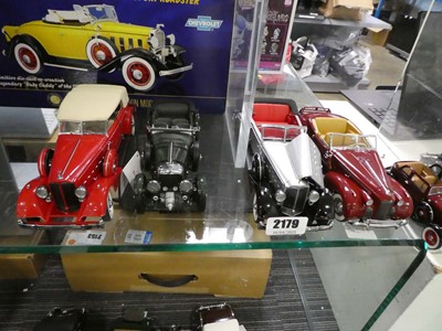 Lot 2179 - 4 Franklin Mint diecast models of 3 Packard...