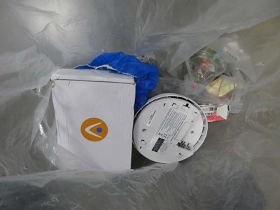 Lot 2257 - Bag containing various items including a self...
