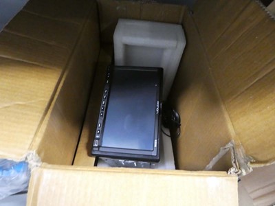 Lot 2271 - Eonon G2216 car GPS and media player