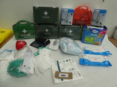 Lot 3609 - ResMed nasal masks, First Aid kits, Blood...