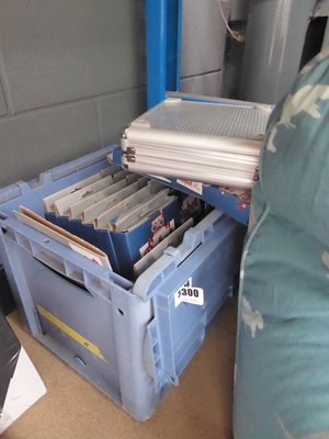 Lot 3300 - Box of robot gift wrapping