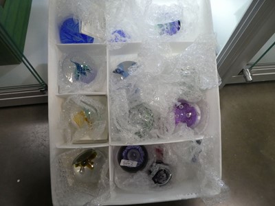 Lot 2370 - Tray containing various glass paperweights