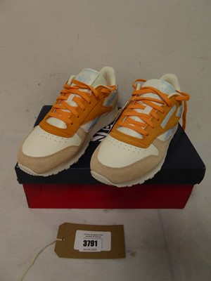 Lot Boxed pair of ladies Reebok Classic Leather...