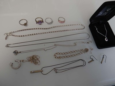 Lot 1001 - A qty. 925 marked modern silver jewellery inc....
