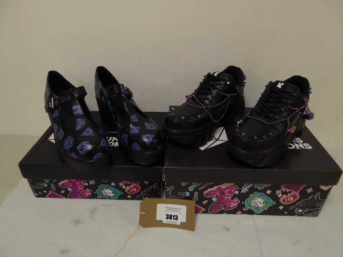 Lot 3813 - Boxed pair of Koi x Dungeons & Dragons...