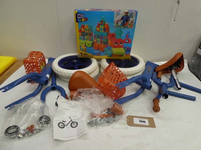 Lot 3646 - Mega Blocks ABC learning train set and 2...